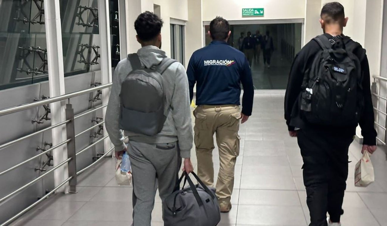 Dos británicos expulsados de Colombia
