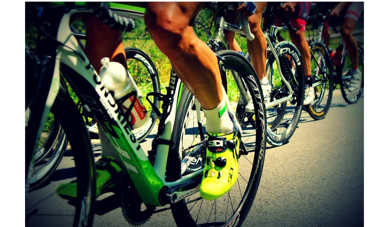 Carrera ciclista contra el viento es anulada... por viento