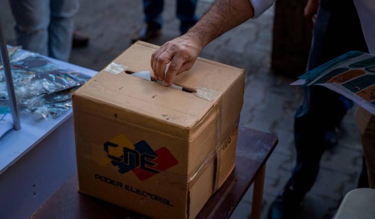 Comienza el simulacro de referendo en Venezuela