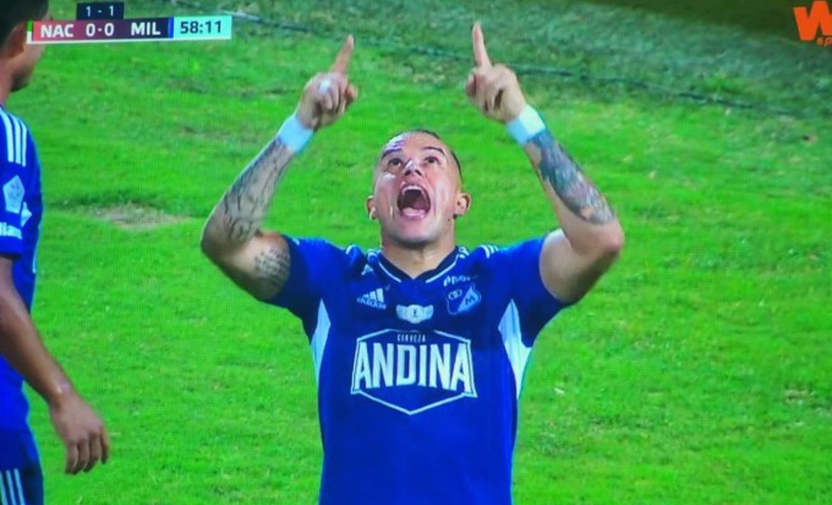Gol de Leonardo Castro