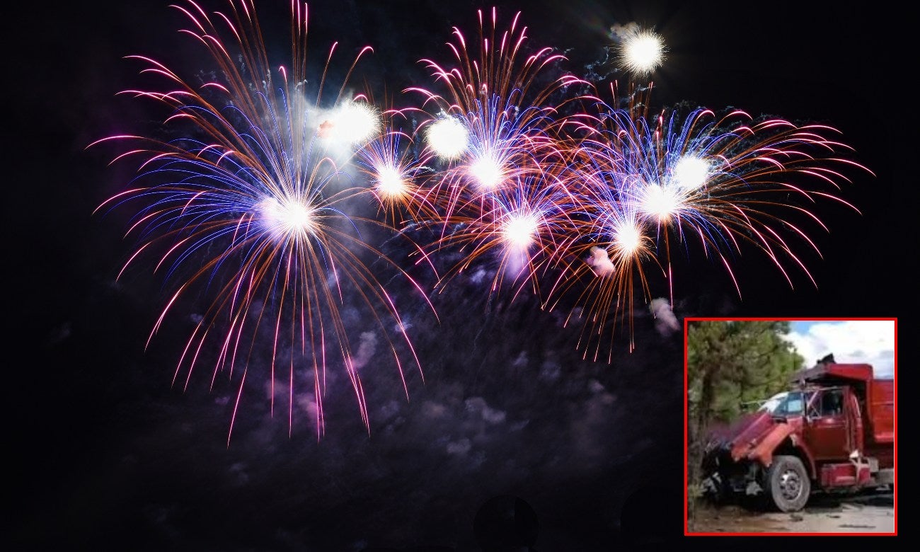 Camión que llevaba pólvora se estrelló y generó inesperado show de fuegos artificiales