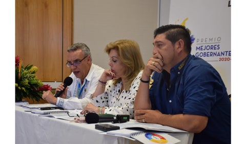 Gobernadora Clara Luz Roldán