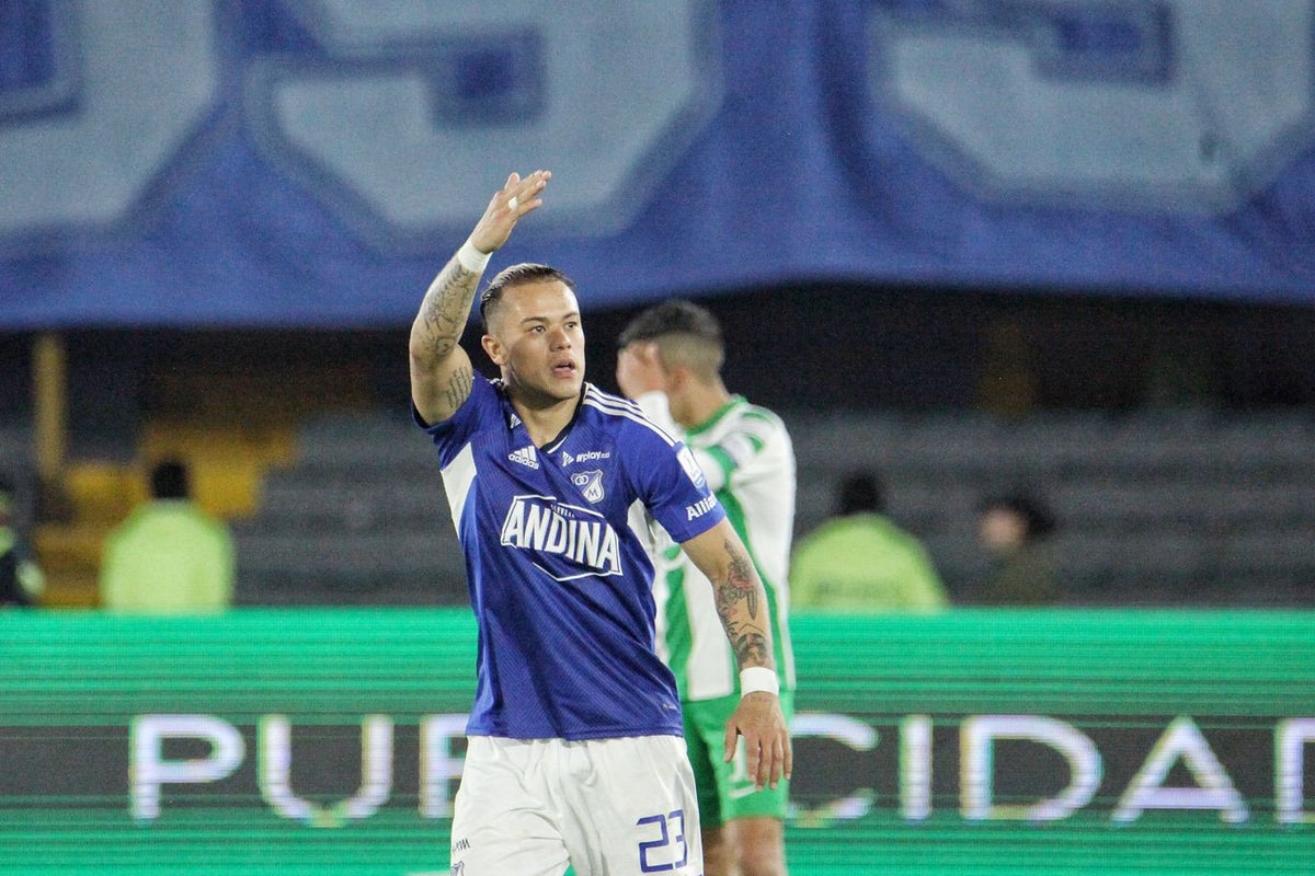 Gol de Leonardo Castro