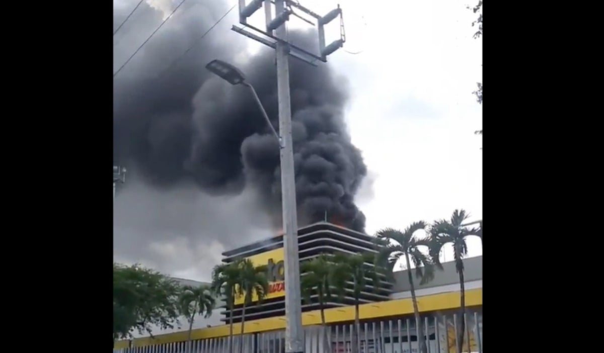 Incendio en VIVA de Envigado