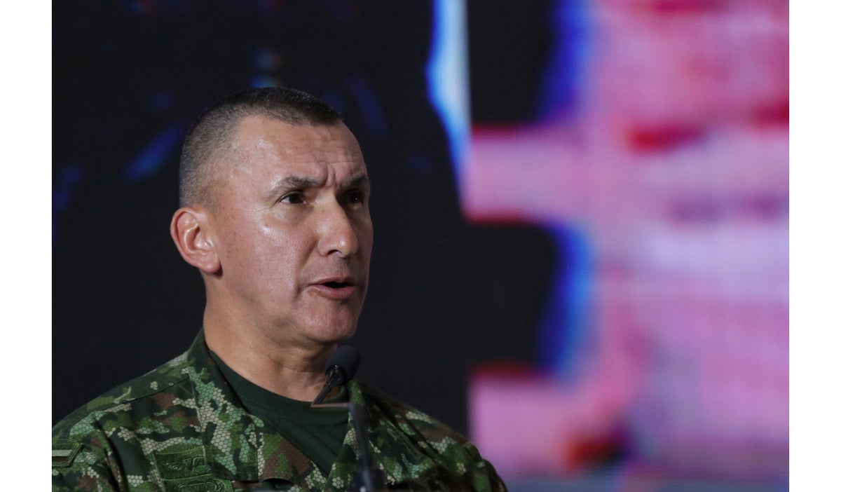 comandante del Ejército, general Luis Mauricio Ospina