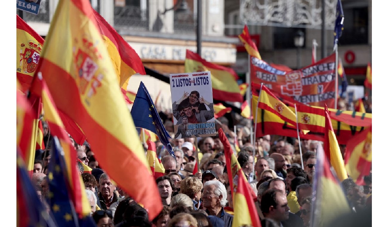 Miles de personas se manifestaron este domingo en toda España en contra de la amnistía a independentistas catalanes