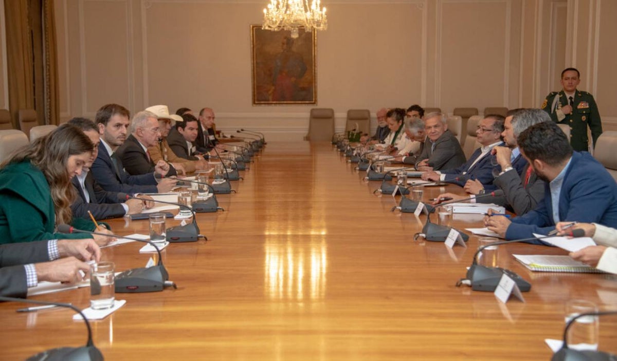 Reunión Petro – Uribe