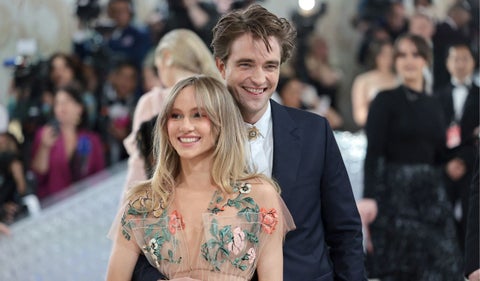 Robert Pattinson y su novia Suki Waterhouse