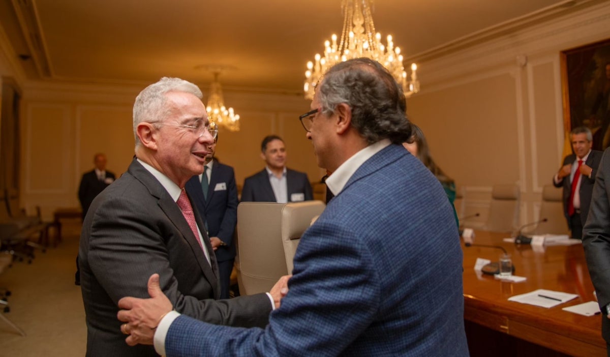Reunión entre Gustavo Petro y Álvaro Uribe en Palacio