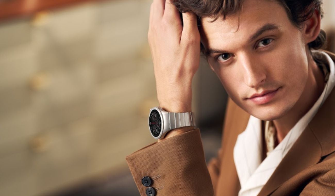 Hombre usando el Huawei Watch GT4