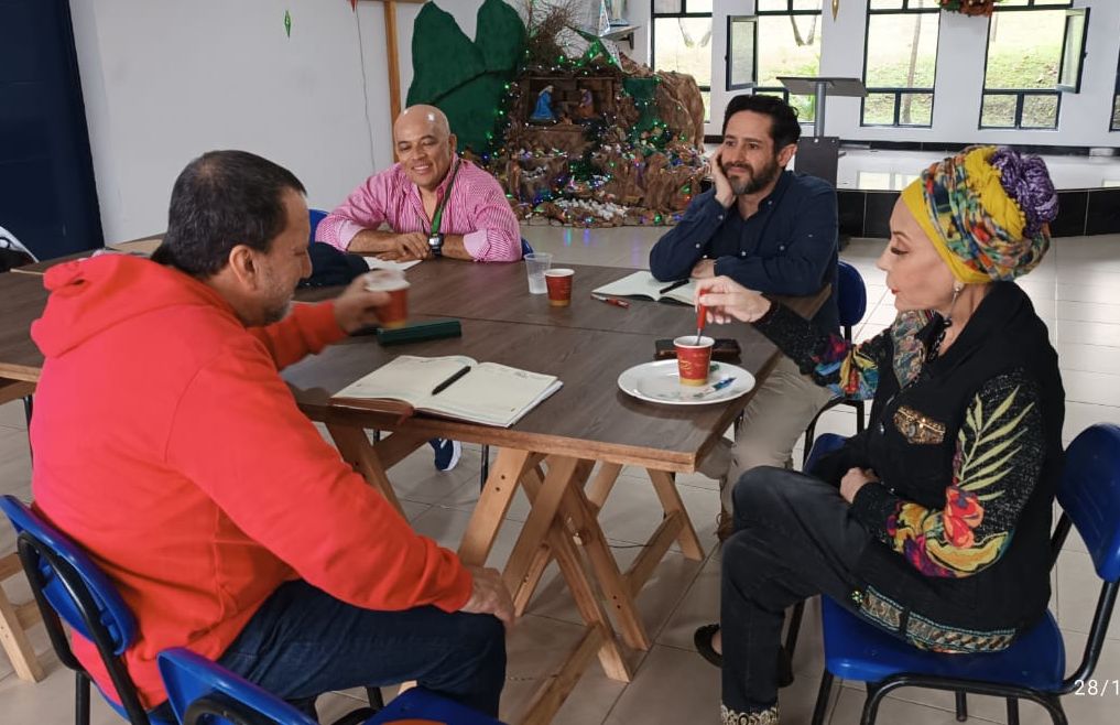 Piedad Córdoba se reunió con alias Macaco