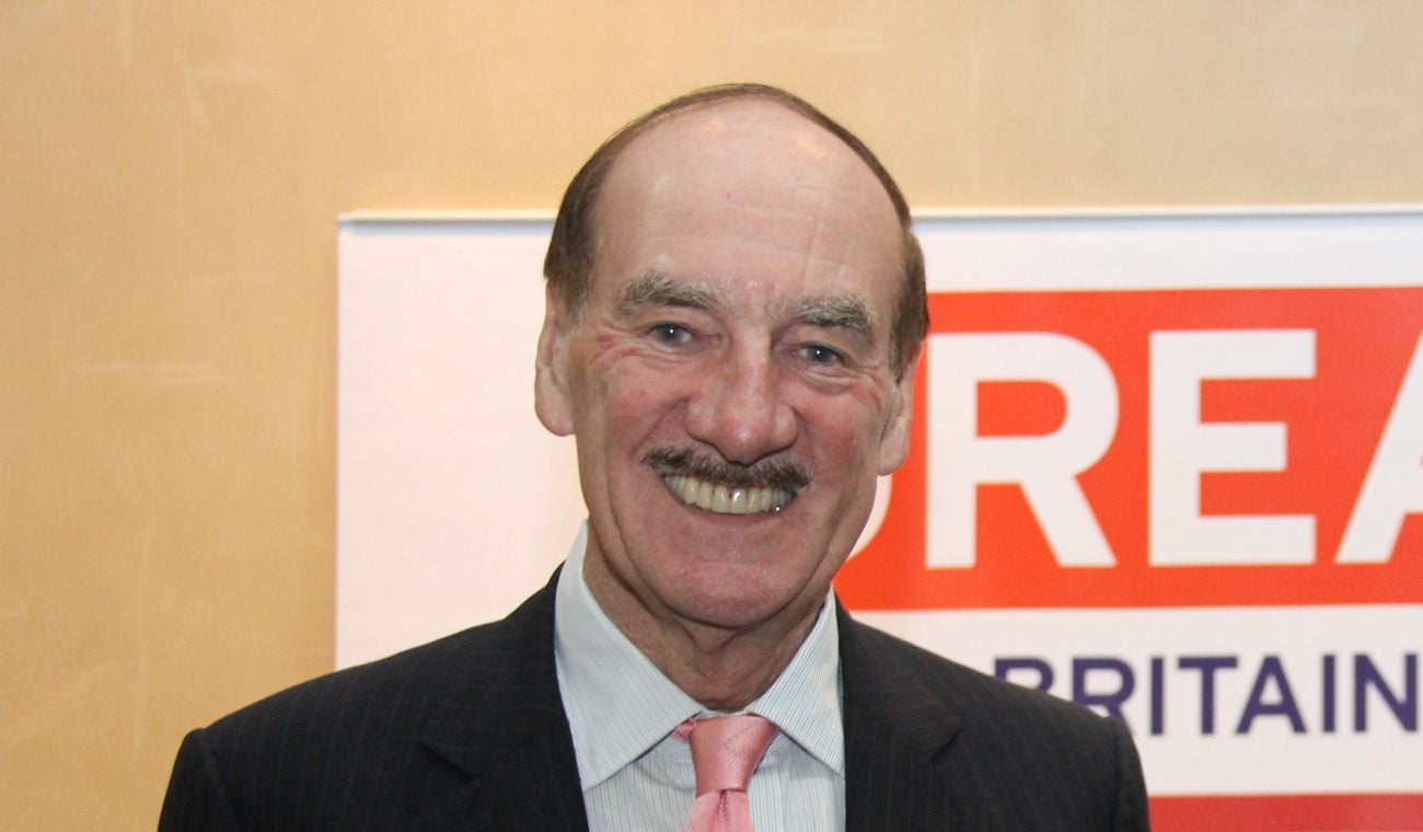 Cónsul Colin Armstrong