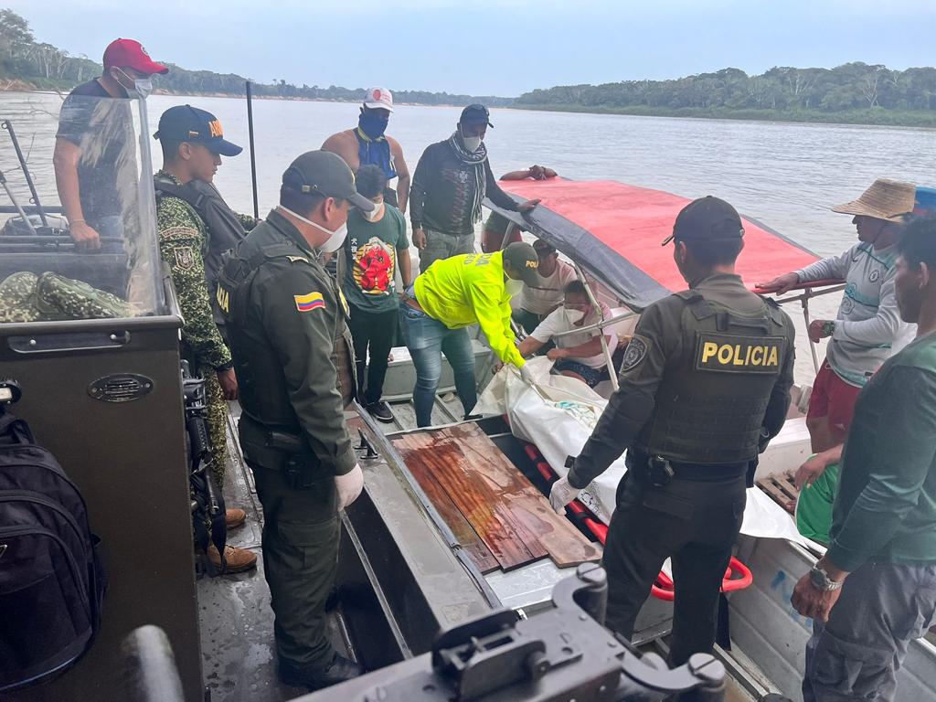 El menor viajaba con la madres en una avioneta que se accidento