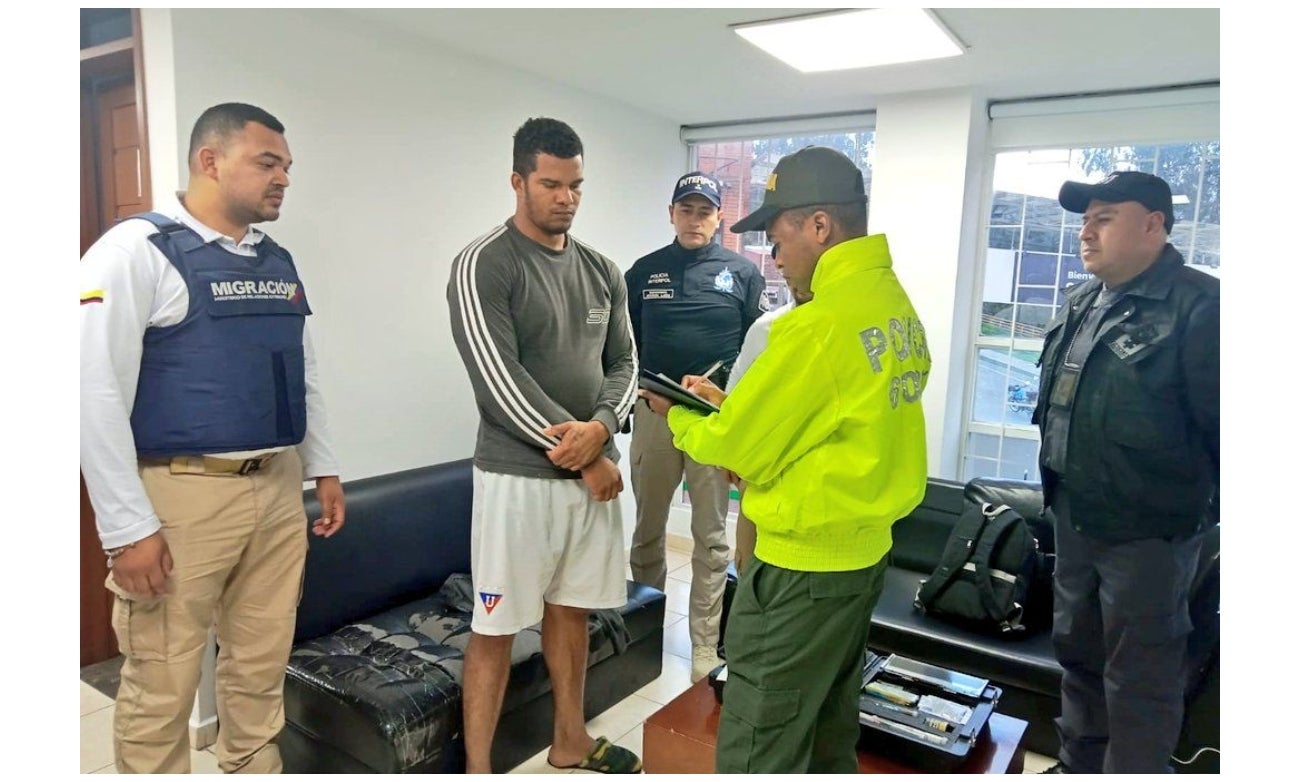 Ecuador deporta a Colombia al líder del Frente Oliver Sinisterra de las disidencia Farc