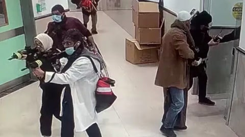 Soldados israelíes infiltrados en un hospital