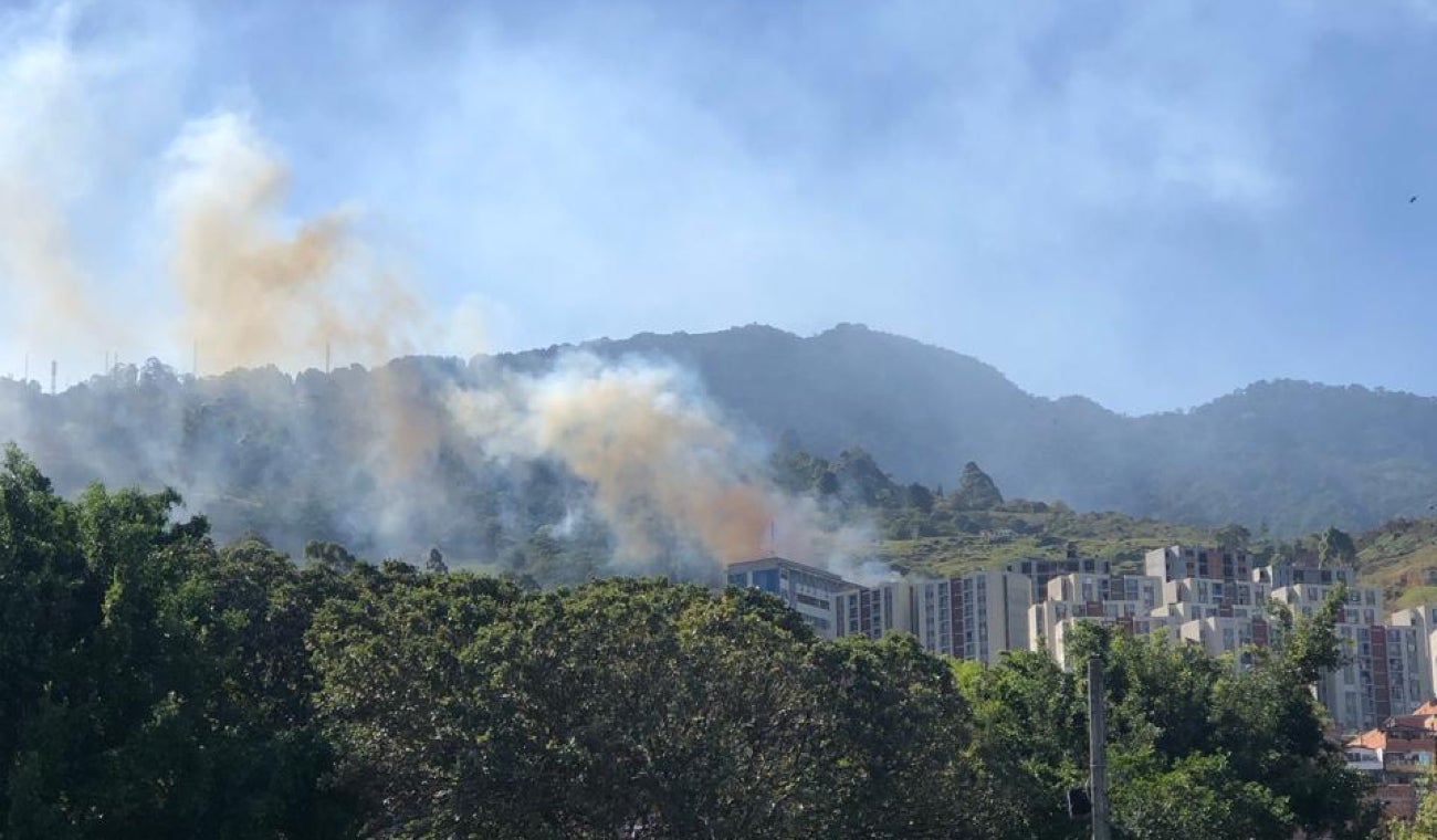 Incendio forestal en Villatina.