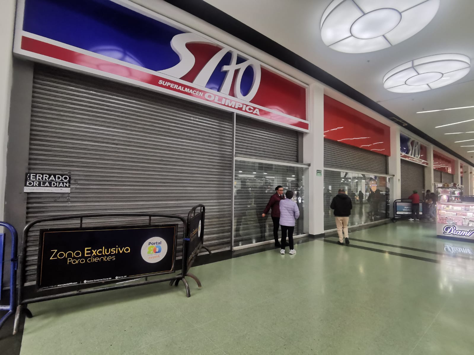 Dian cierra Olímpica del Centro Comercial Portal 80