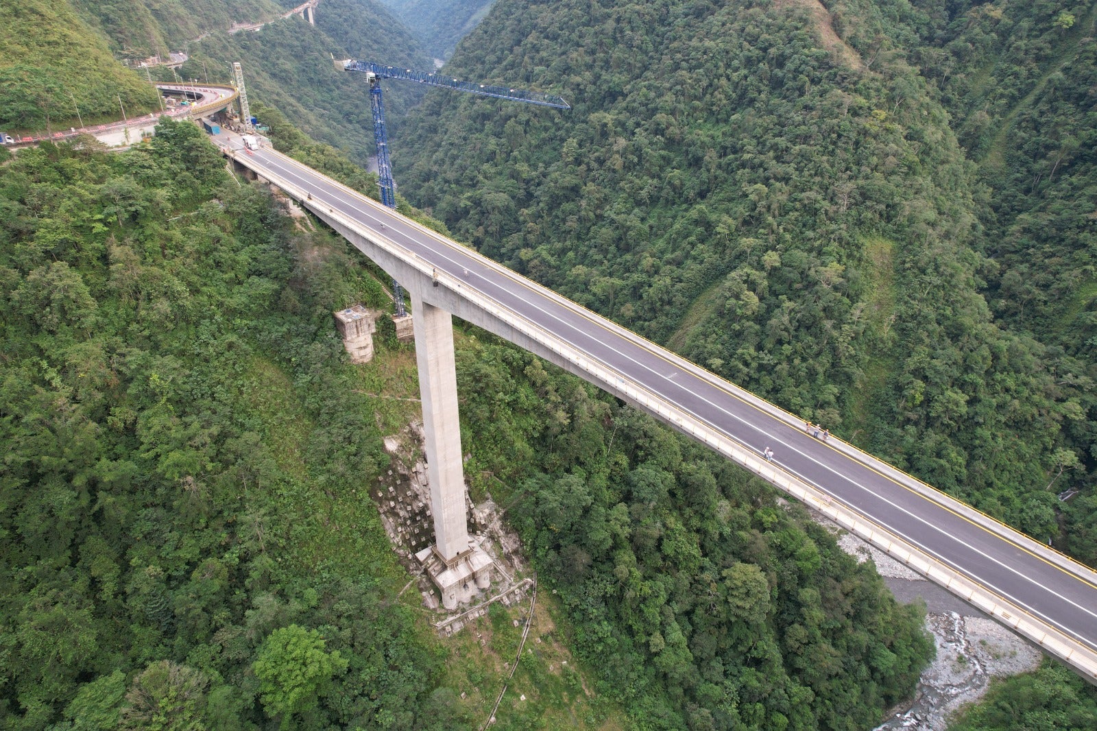 Terminan obras del puente de Chirajara