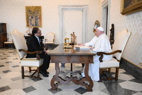 Gustavo Petro y el papa Francisco
