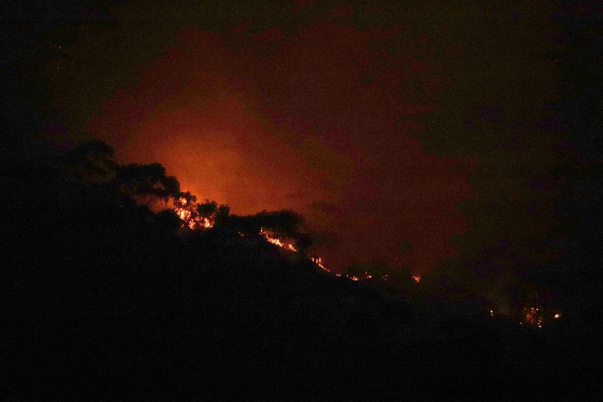 Incendio forestal en cerros orientales de Bogotá