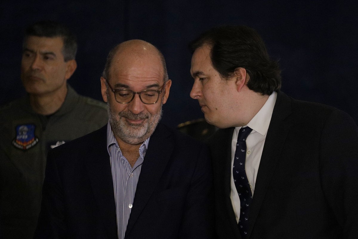 Declaraciones del Consejo Gremial Nacional junto al Ministro de Defensa, Iván Velásquez, y la Cúpula Militar y de Policía.