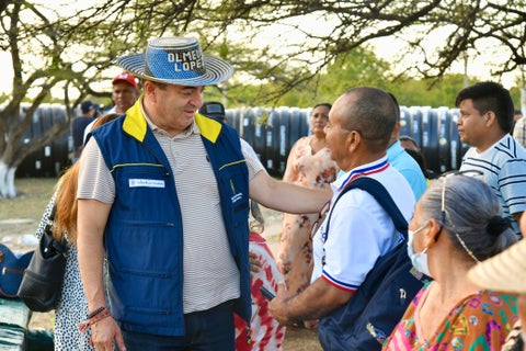 Entrega de 180 tanques de agua en La Guajira