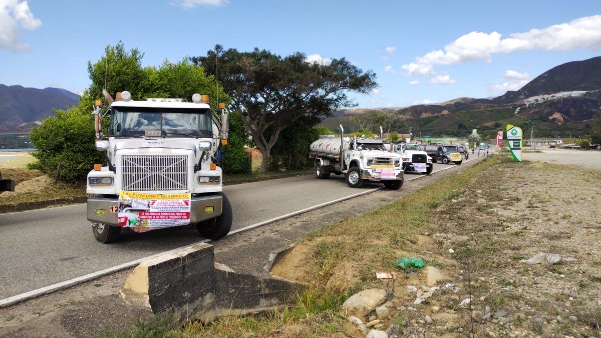 Bloqueo en la vía Ocaña -Cúcuta por distribuidores de combustible