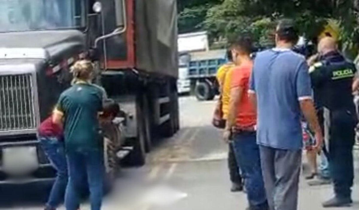 Accidente de tránsito ocurrido en la vía que conecta Bucaramanga con la Costa Caribe.