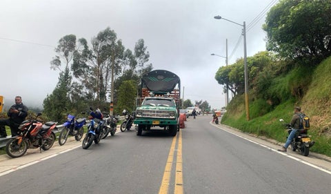 Protesta vía La Calera - Bogotá