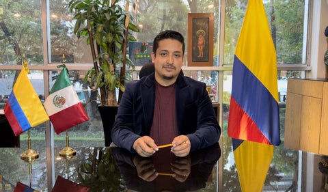 Andrés Hernández, cónsul en México