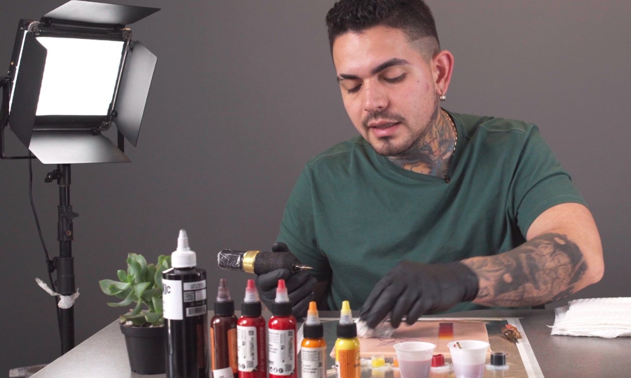 Axl Rojas, reconocido artista y tatuador