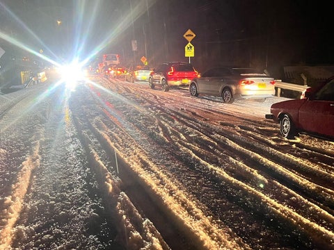 Colapsa la movilidad en vía La Calera por fuerte granizada