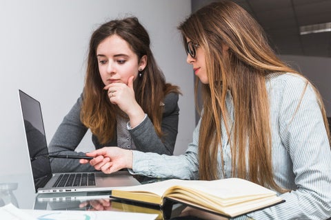 Cursos GRATIS para que mujeres aprendan sobre ChatGPT
