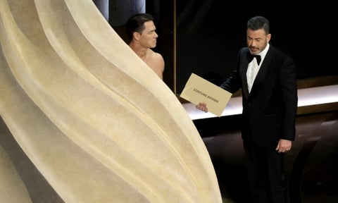 ¿John Cena de verdad estaba desnudo en los Óscar?