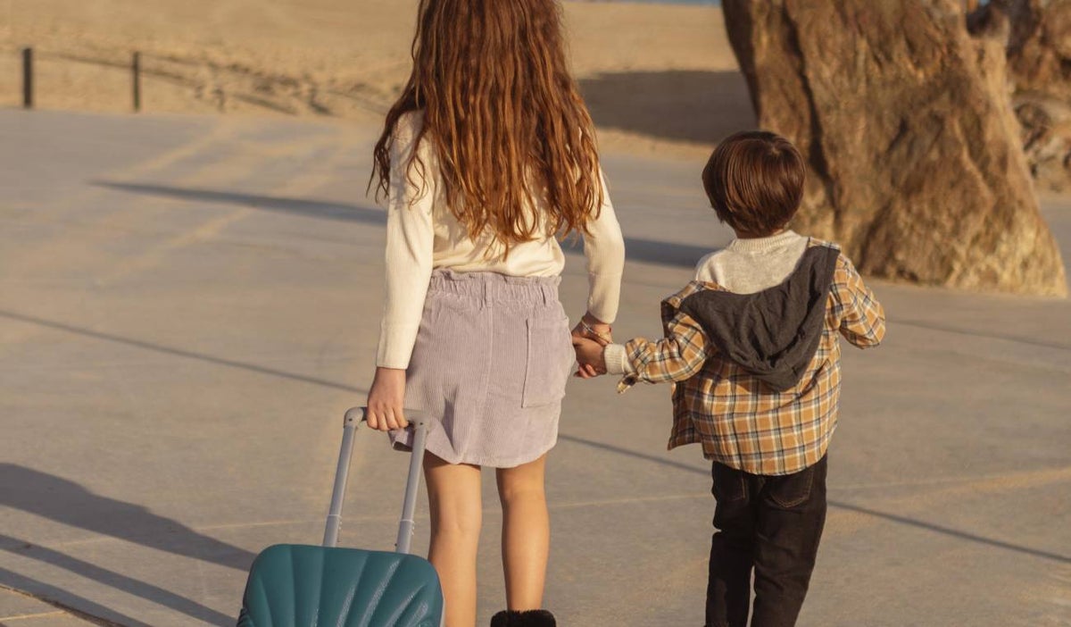 Niños viajando