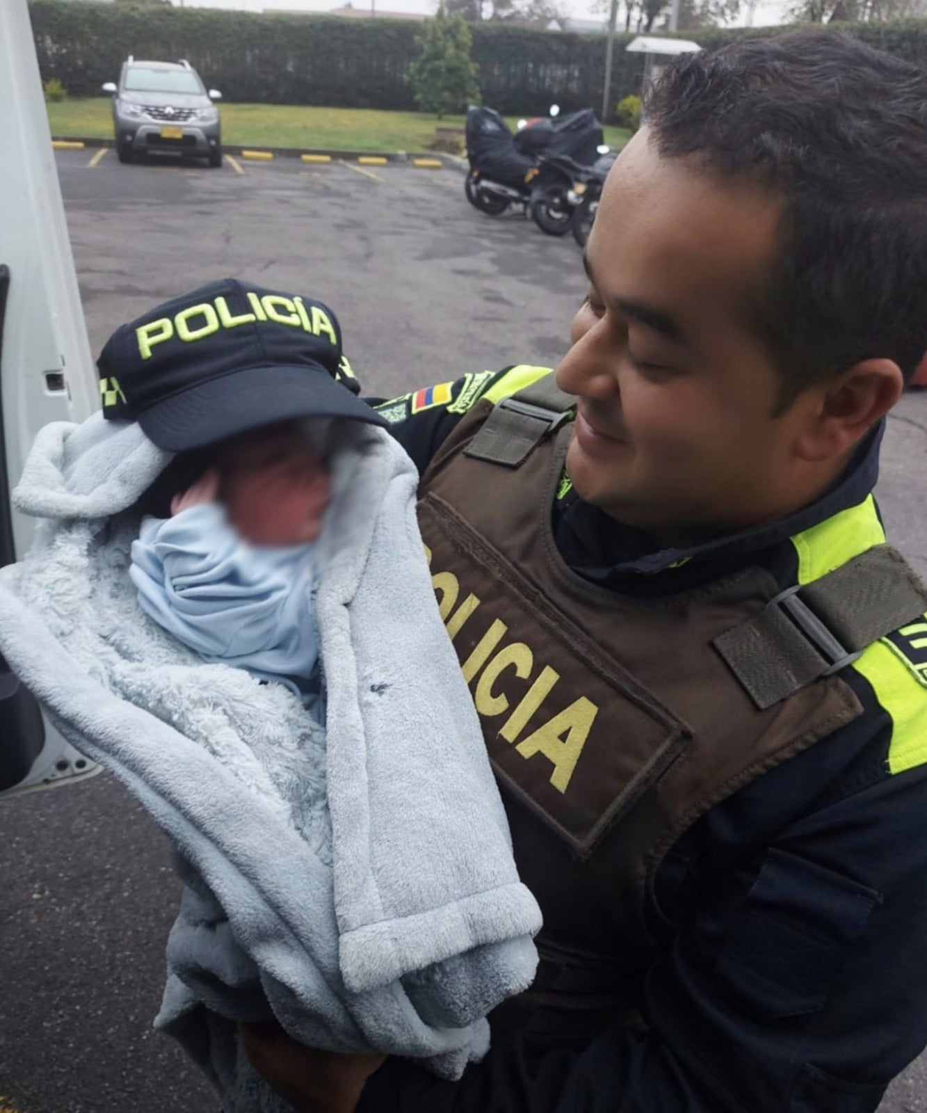 Rescatan a bebé recién nacida quien fue abandonada en una ciclo ruta en Kennedy