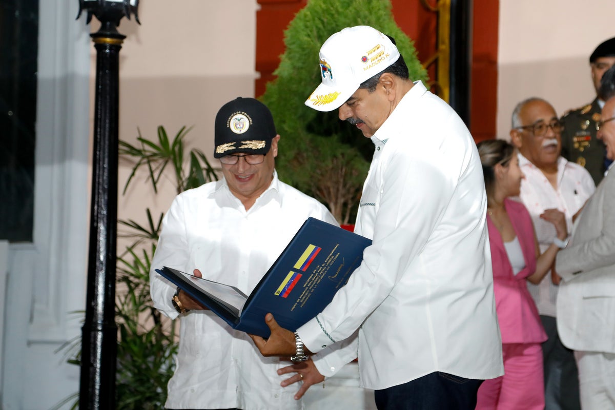 Gustavo Petro y Nicolás Maduro en Caracas