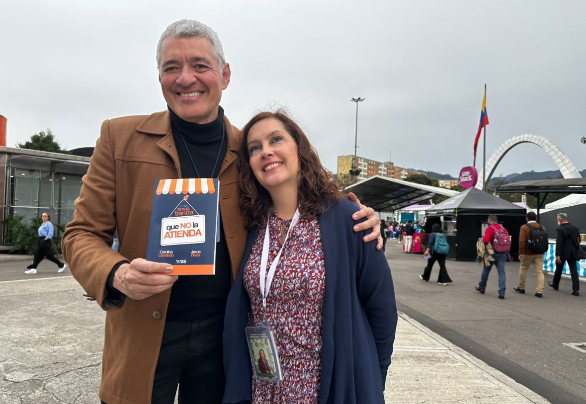 Escritores del libro ‘El que tenga tienda que no la tienda'