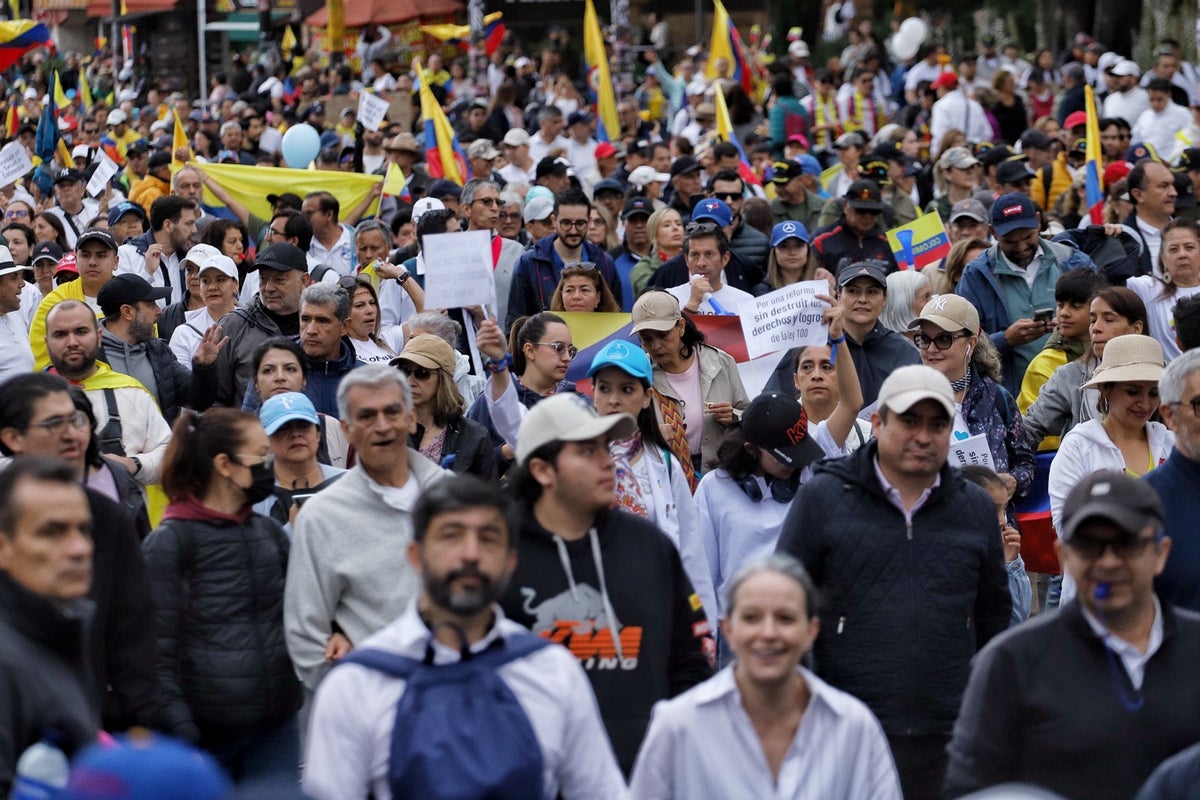 Marchas contra Petro