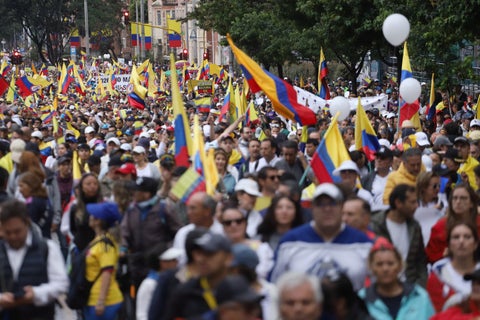 Marchas contra Petro