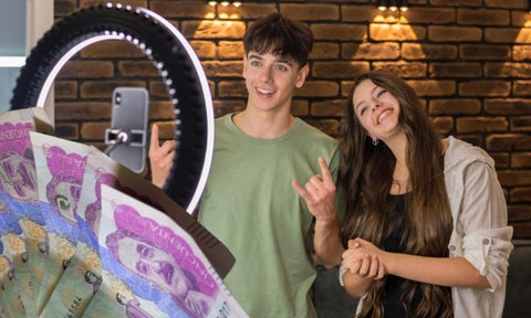 ¿Los influencers pagan seguridad social en Colombia?