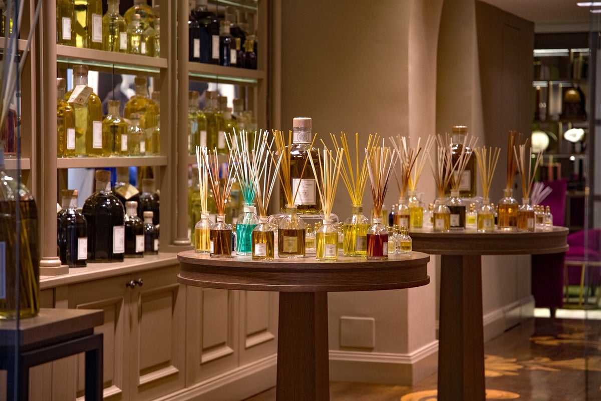 Famosa perfumería fue comprada por colombianos en España