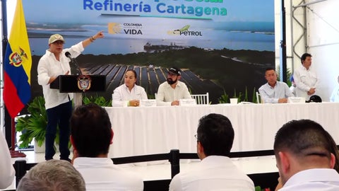 El presidente Petro se hizo implantes capilares