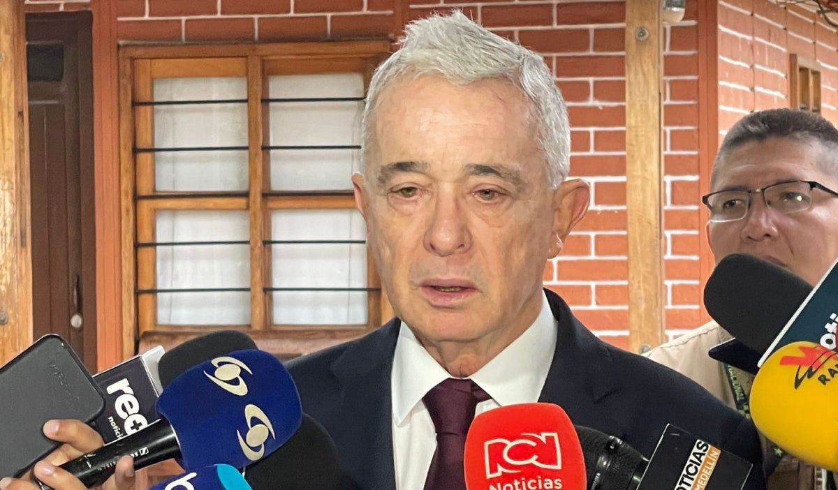 Álvaro Uribe envía mensaje a la Fiscalía por falsos testigos