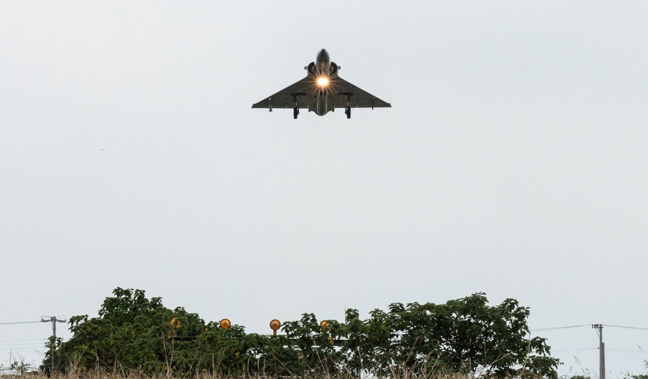 China rodea Taiwán con 49 aviones