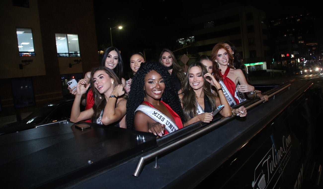 Candidatas Miss Universe Colombia 2024 en una limosina
