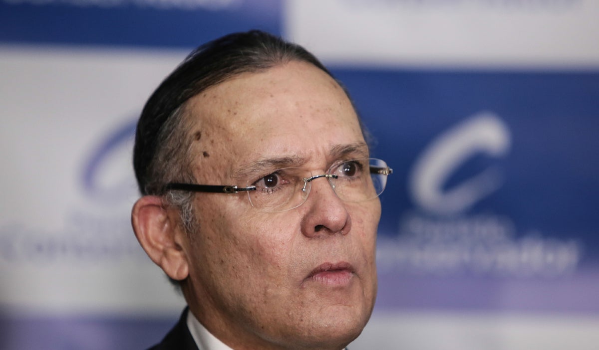 Efraín Cepeda sigue picando en punta para la presidencia del Congreso