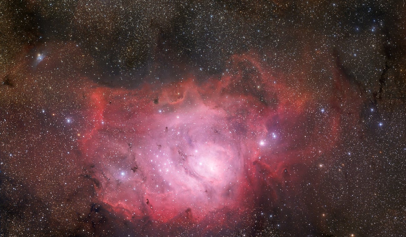 La galaxia nos muestra una formación espacial con forma de mano