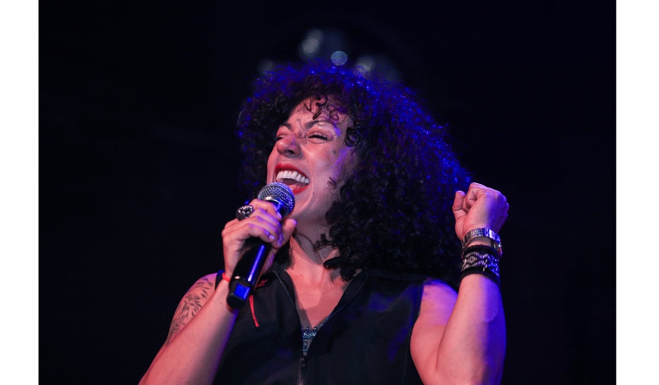 Ilona es cantante bogotana