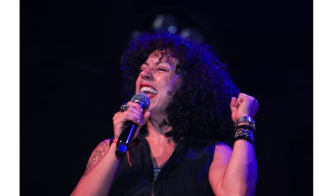 Ilona es cantante bogotana